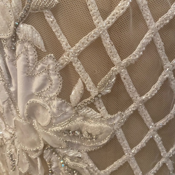 Hayley Paige Wedding Gown - Picture 15 of 16